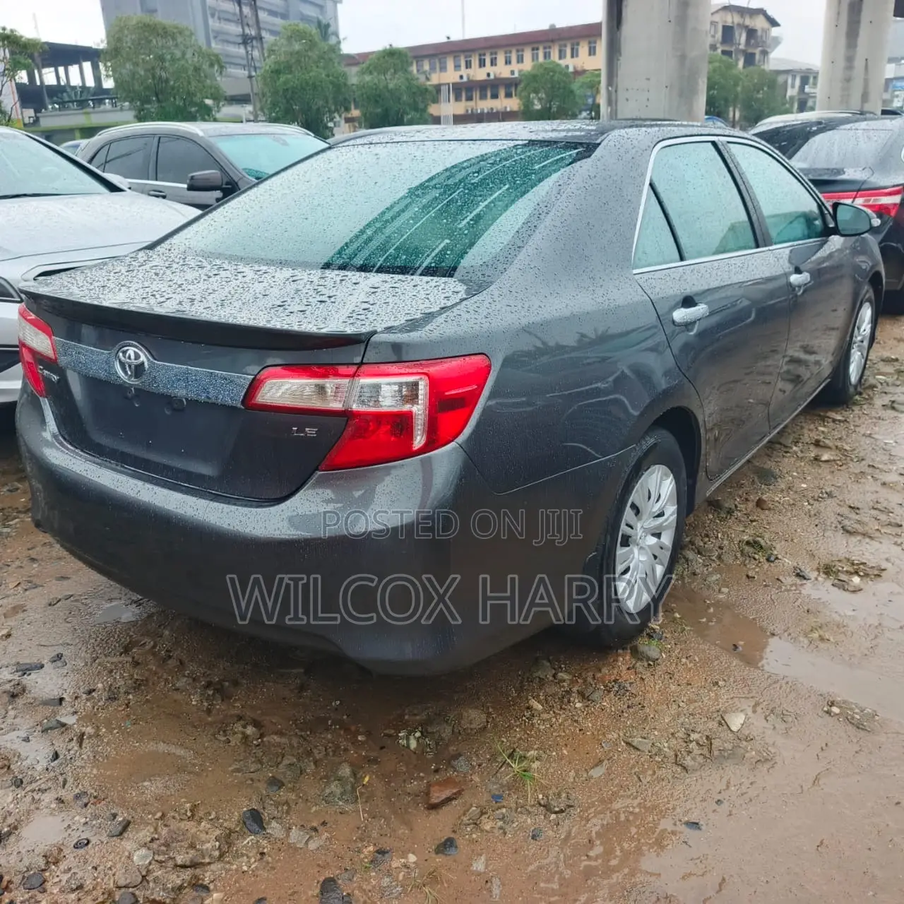 Toyota Camry LE 4dr Sedan (2.5L 4cyl 6A) 2013 Gray