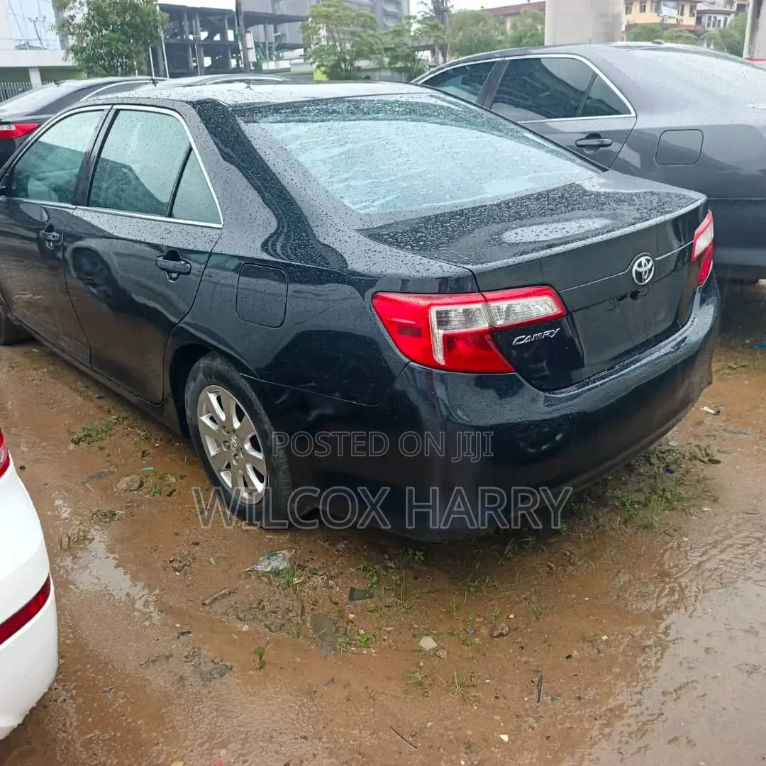 Toyota Camry SE 4dr Sedan (2.5L 4cyl 6A) 2013 Black