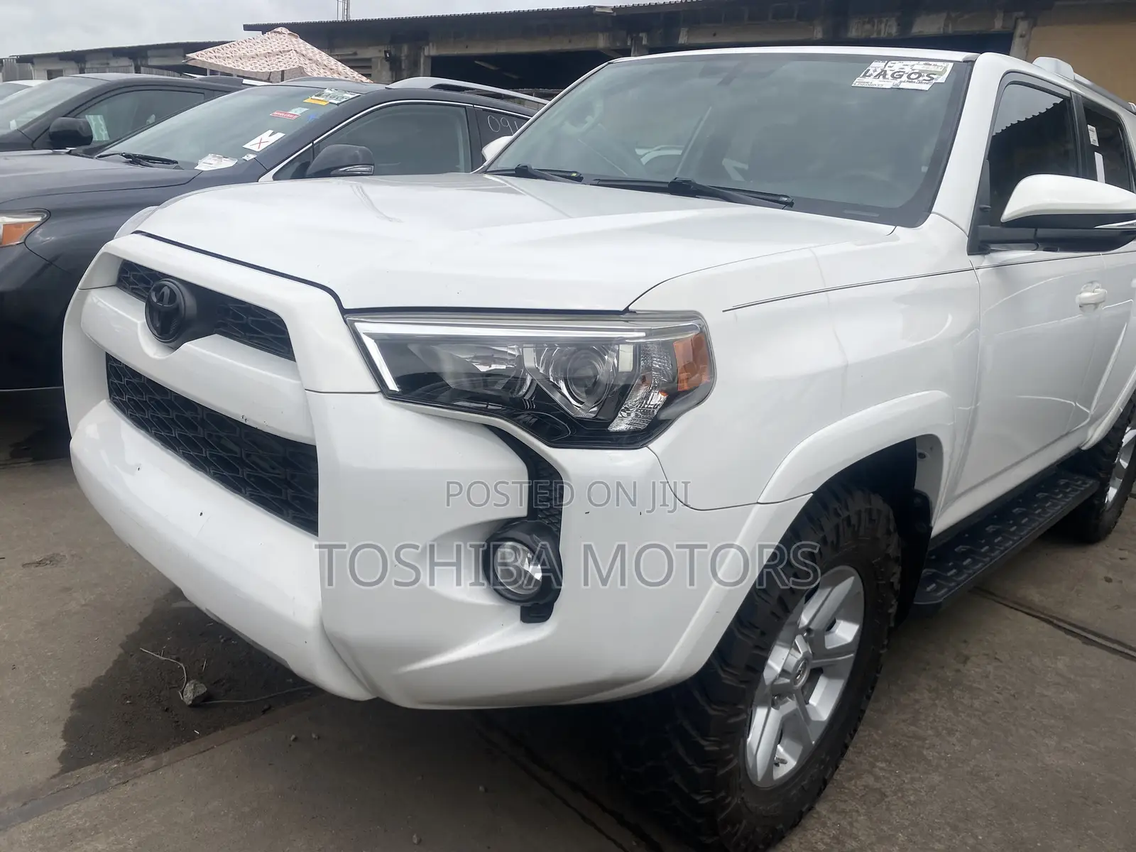 Toyota 4-Runner SR5 4x4 2018 White