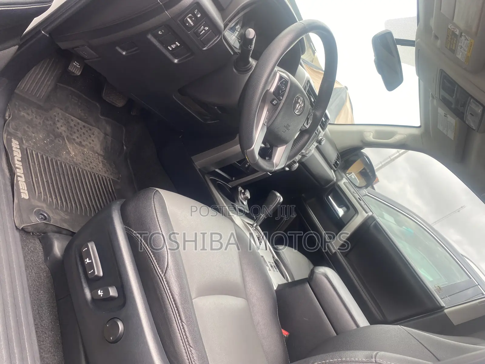Toyota 4-Runner SR5 4x4 2018 White