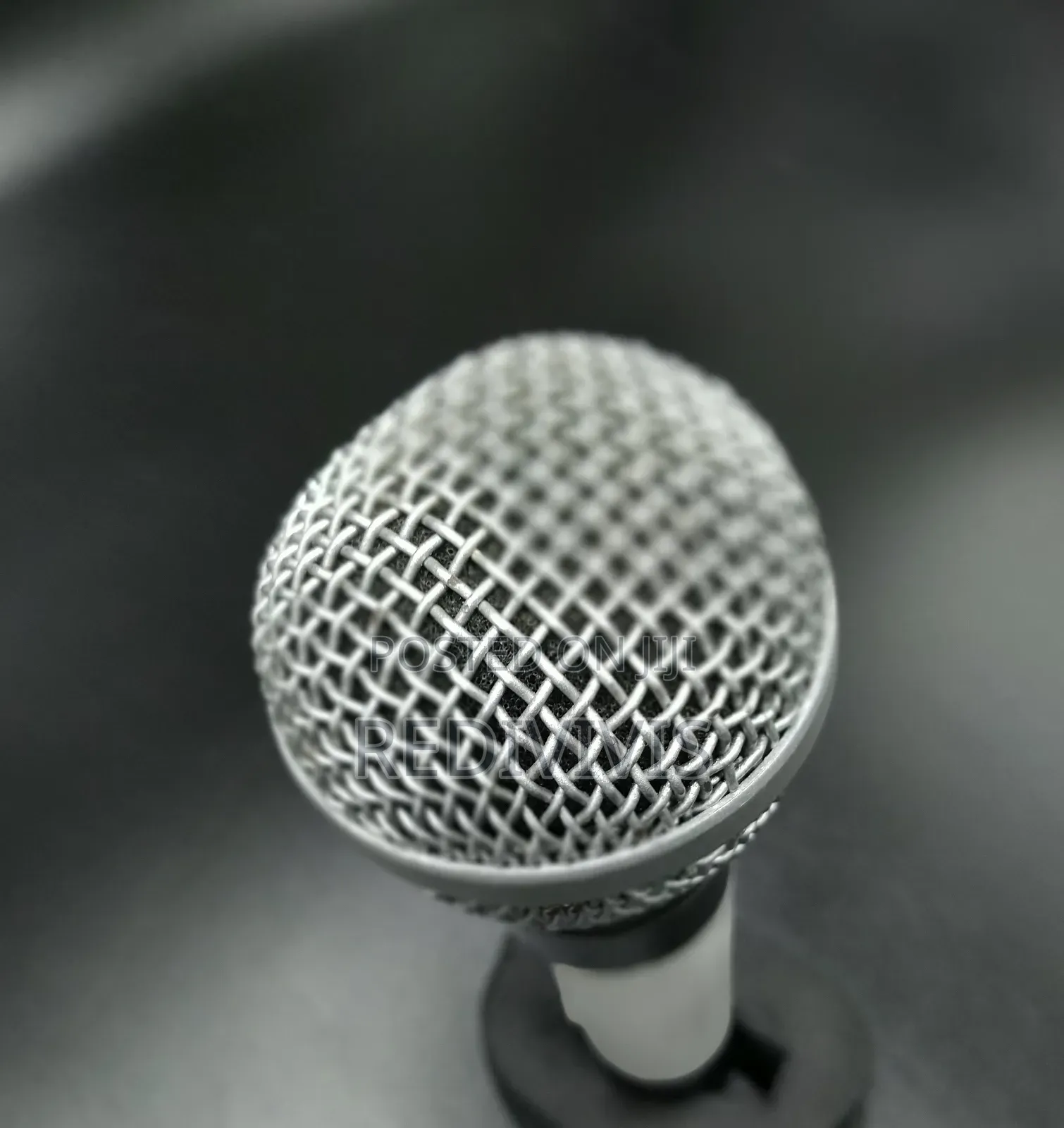 Wired Dynamic Vocal Microphone - Metal Mesh, on/Off + Stand Clip