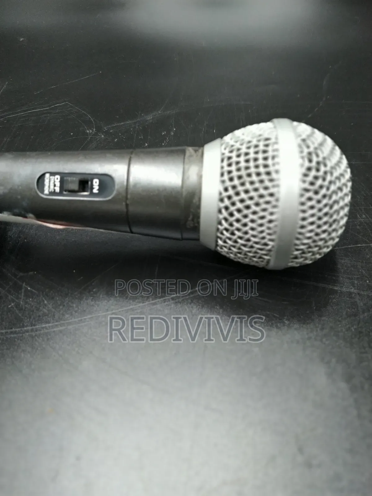 Wired Dynamic Vocal Microphone - Metal Mesh, on/Off + Stand Clip