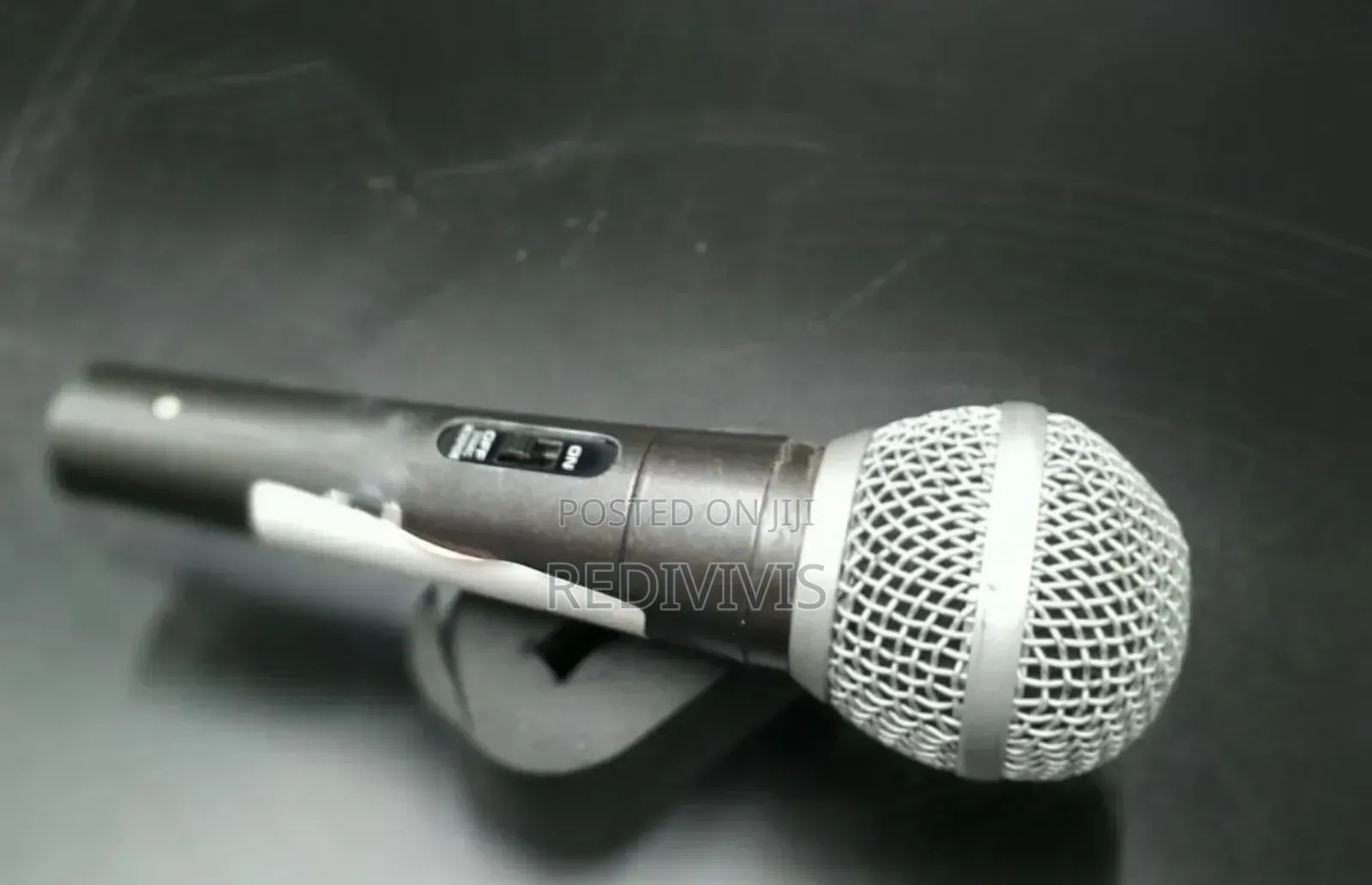 Wired Dynamic Vocal Microphone - Metal Mesh, on/Off + Stand Clip