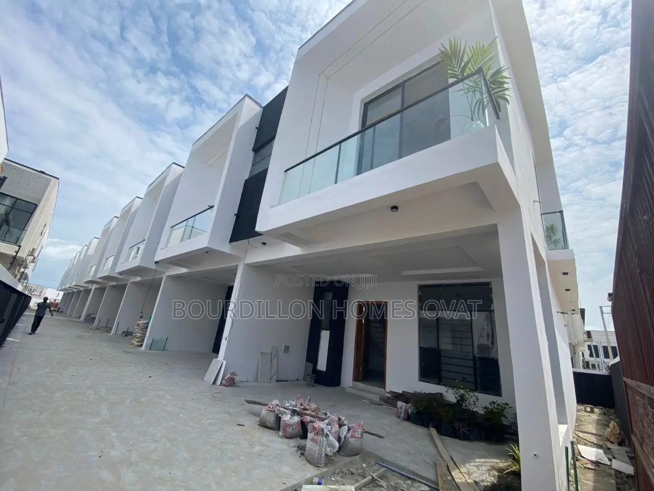 4bdrm Duplex in Ikota for sale