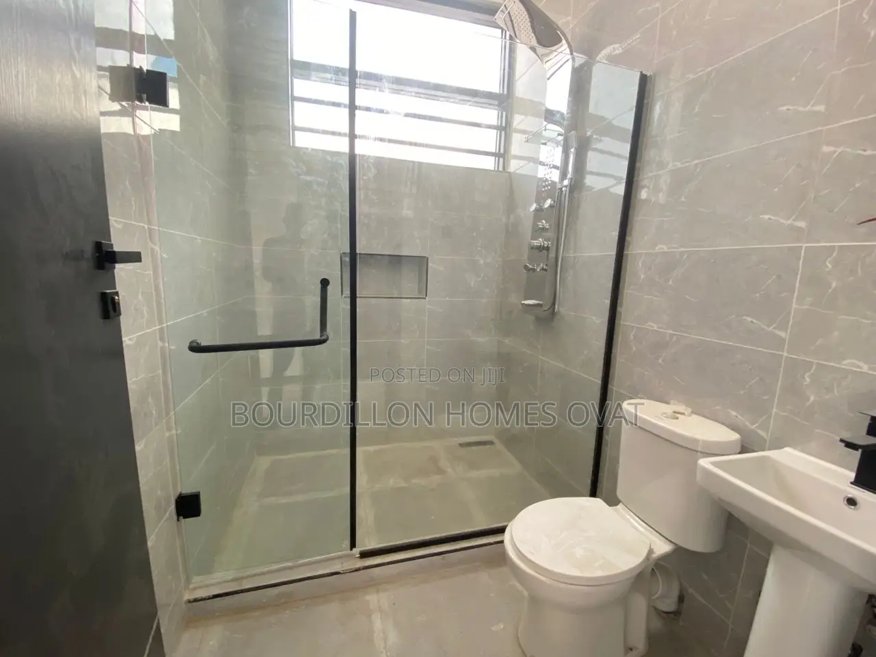 4bdrm Duplex in Ikota for sale