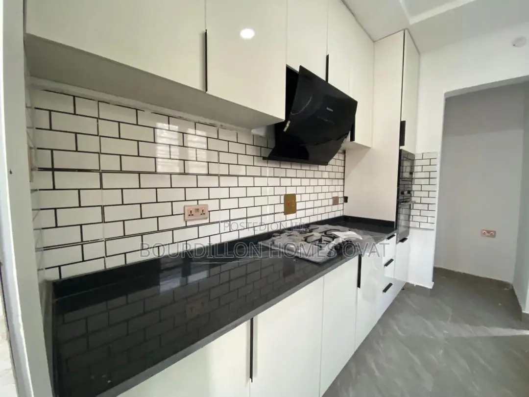2bdrm Apartment in Lekki for sale