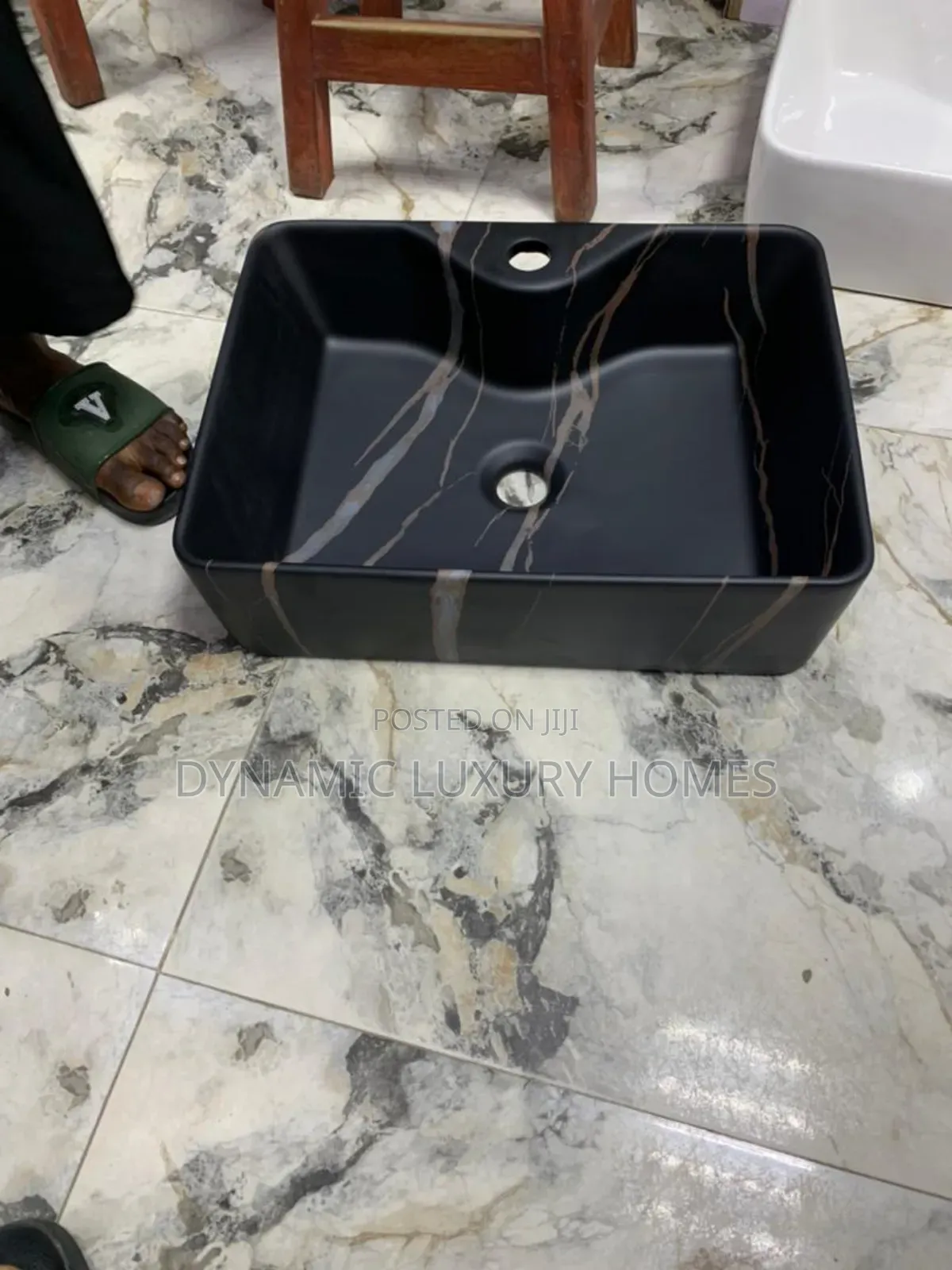 Ceramic Countertop and Pedicure Basin