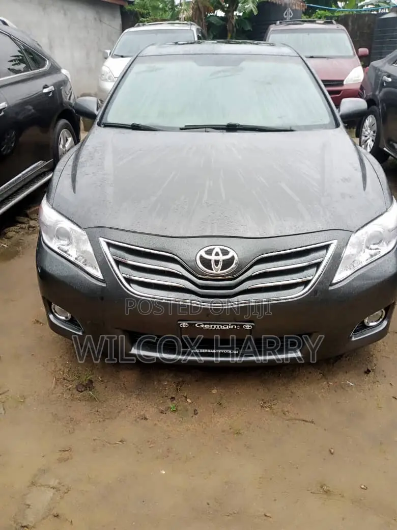 Toyota Camry XLE V6 4dr Sedan (3.5L 6cyl 6AM) 2009 Gray