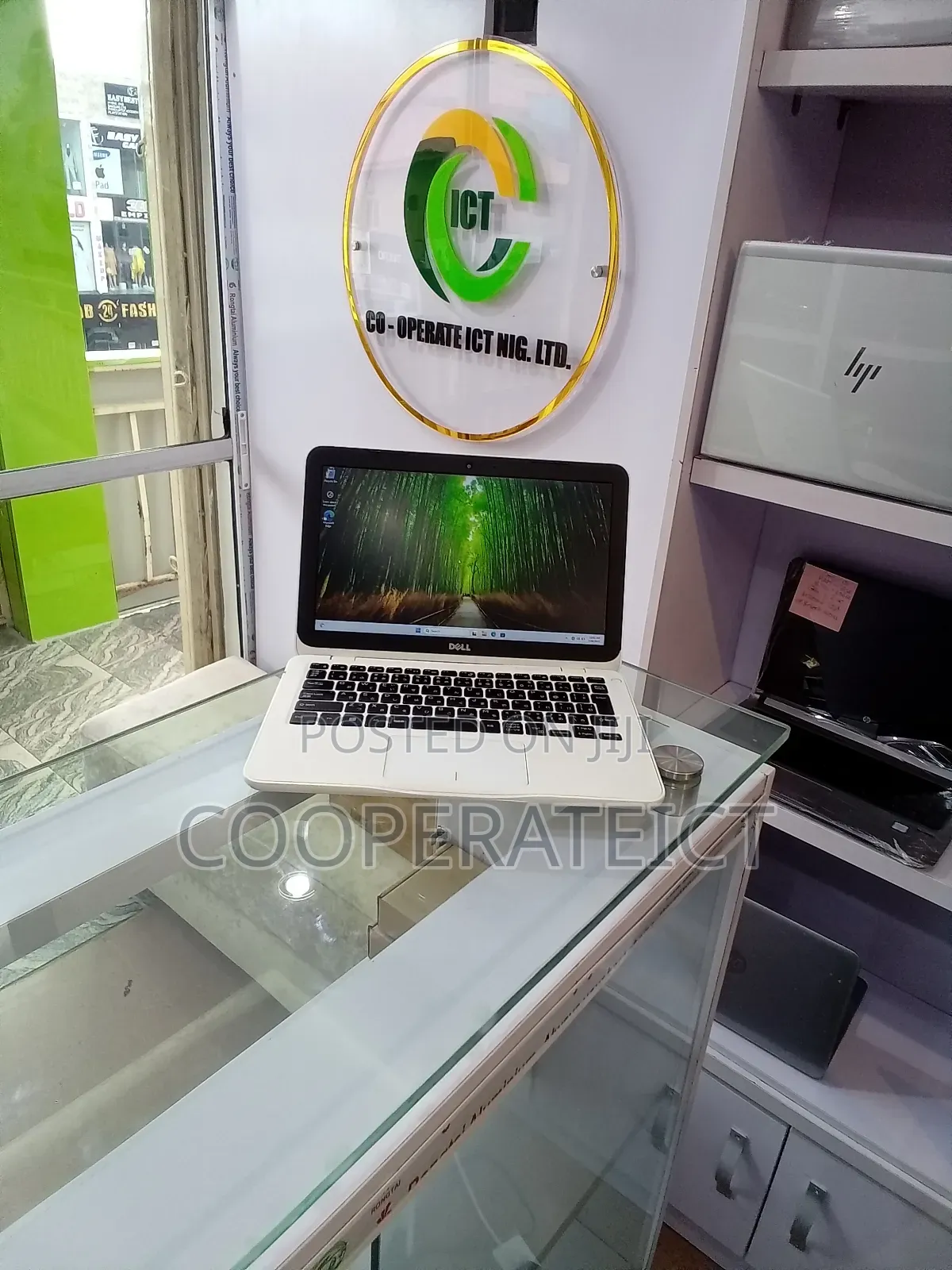 Laptop Dell Inspiron 11 3169 4GB AMD SSD 128GB