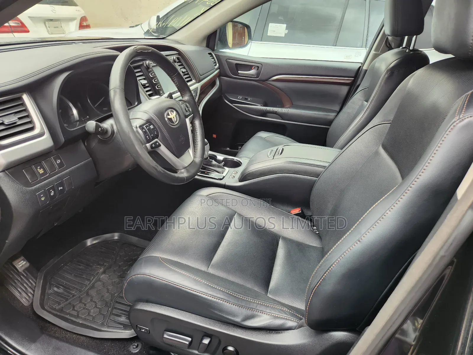 Toyota Highlander Limited Platinum 4dr SUV AWD (3.5L 6cyl 6A) 2014