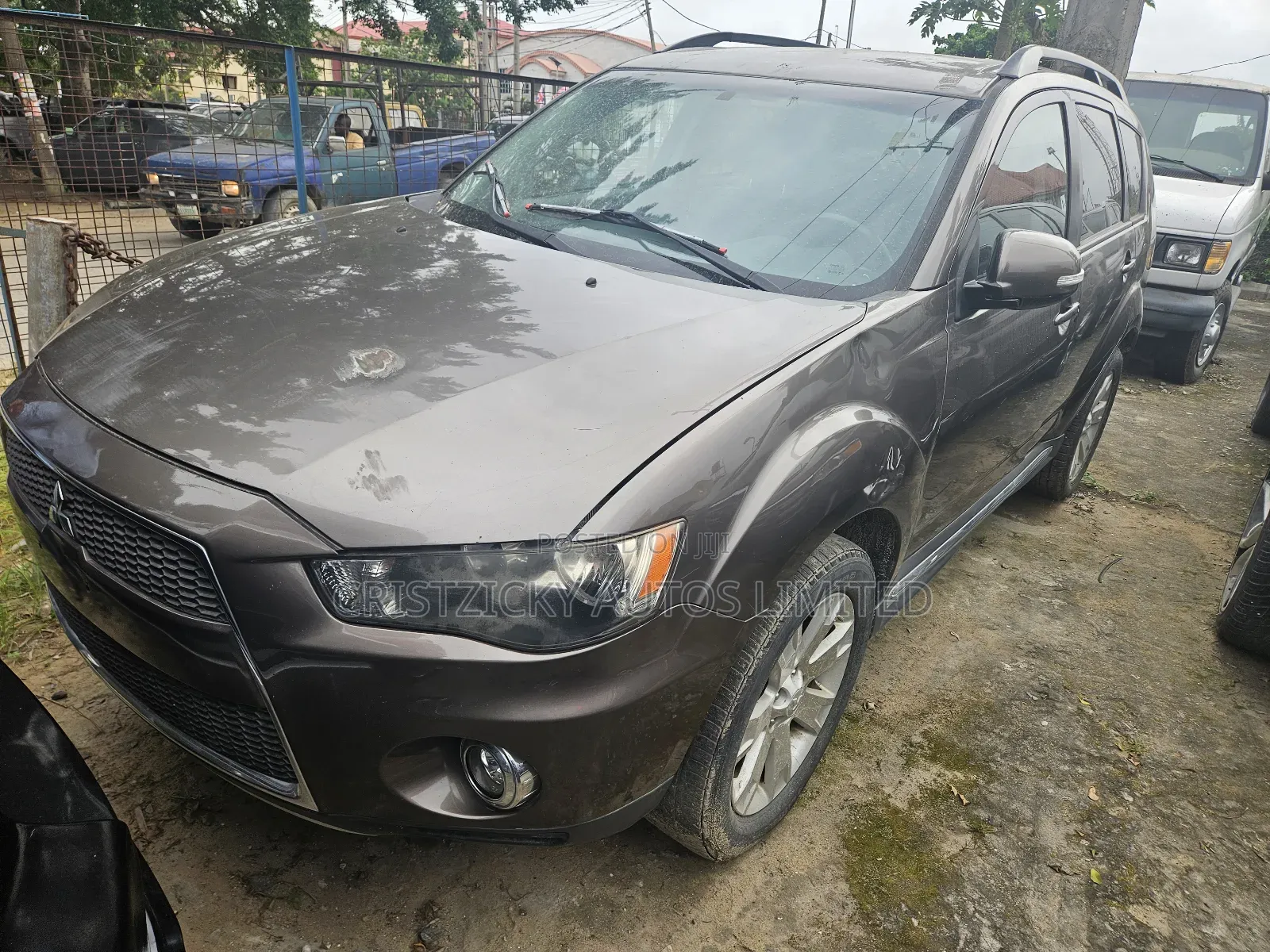 Mitsubishi Outlander 2012 Brown