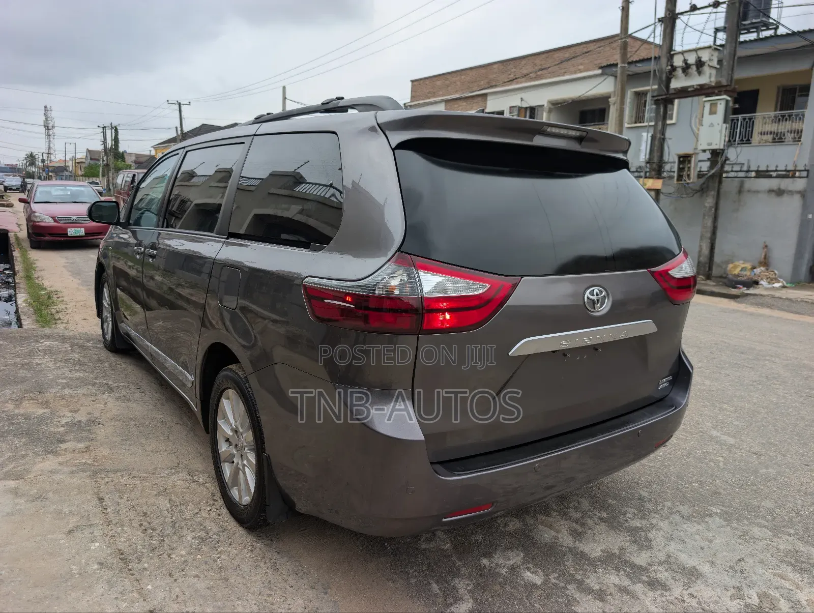 Toyota Sienna Limited Premium 7 Passenger (3.5L 6cyl 8A) 2017 Gray