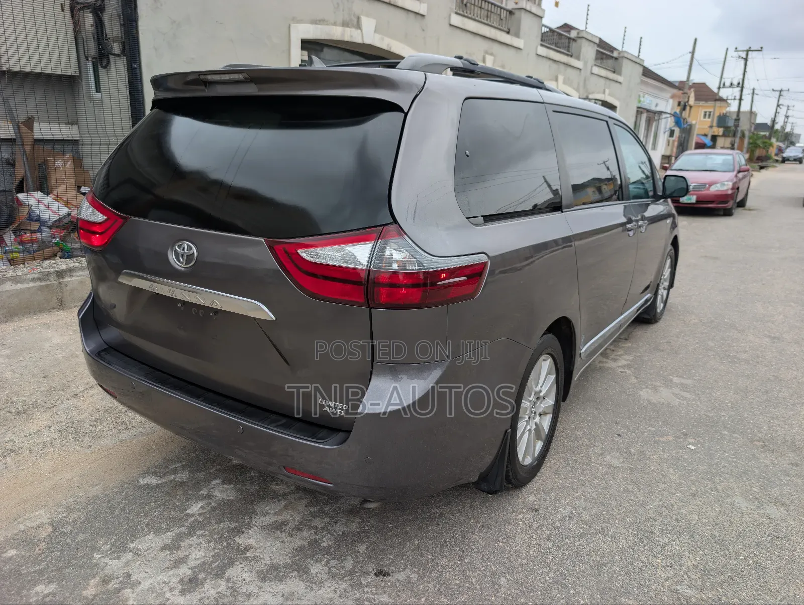Toyota Sienna Limited Premium 7 Passenger (3.5L 6cyl 8A) 2017 Gray