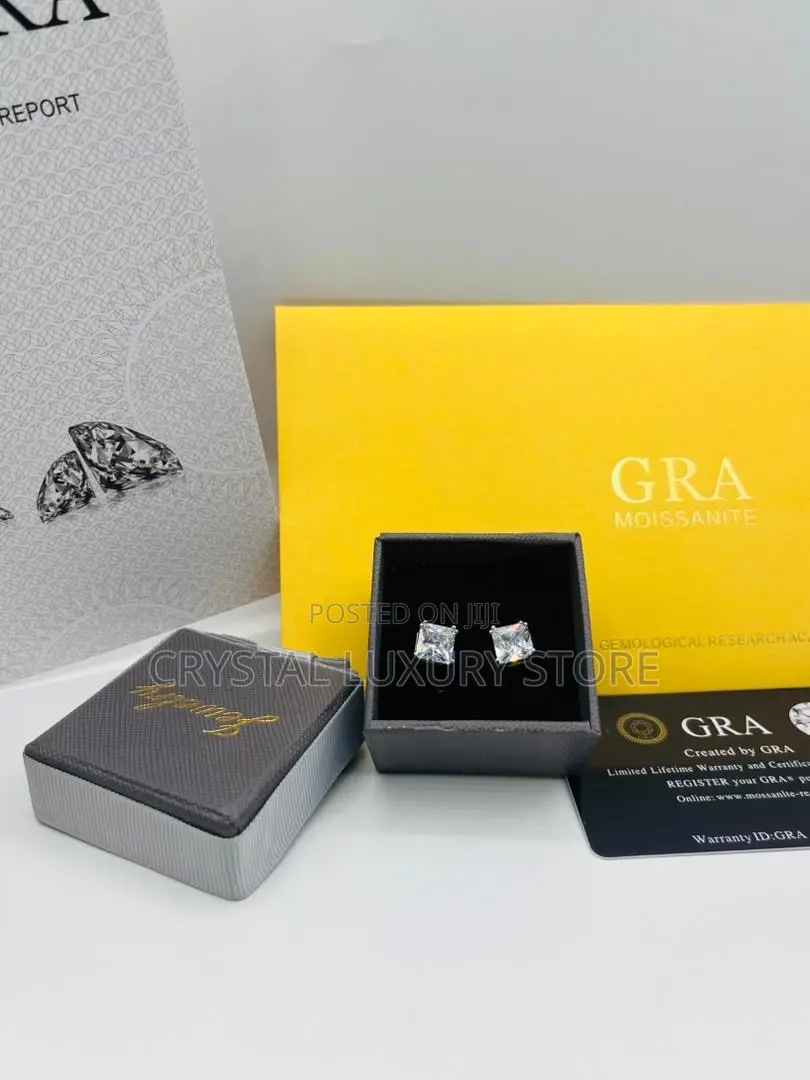 High Quality Luxury Moissanite Stud