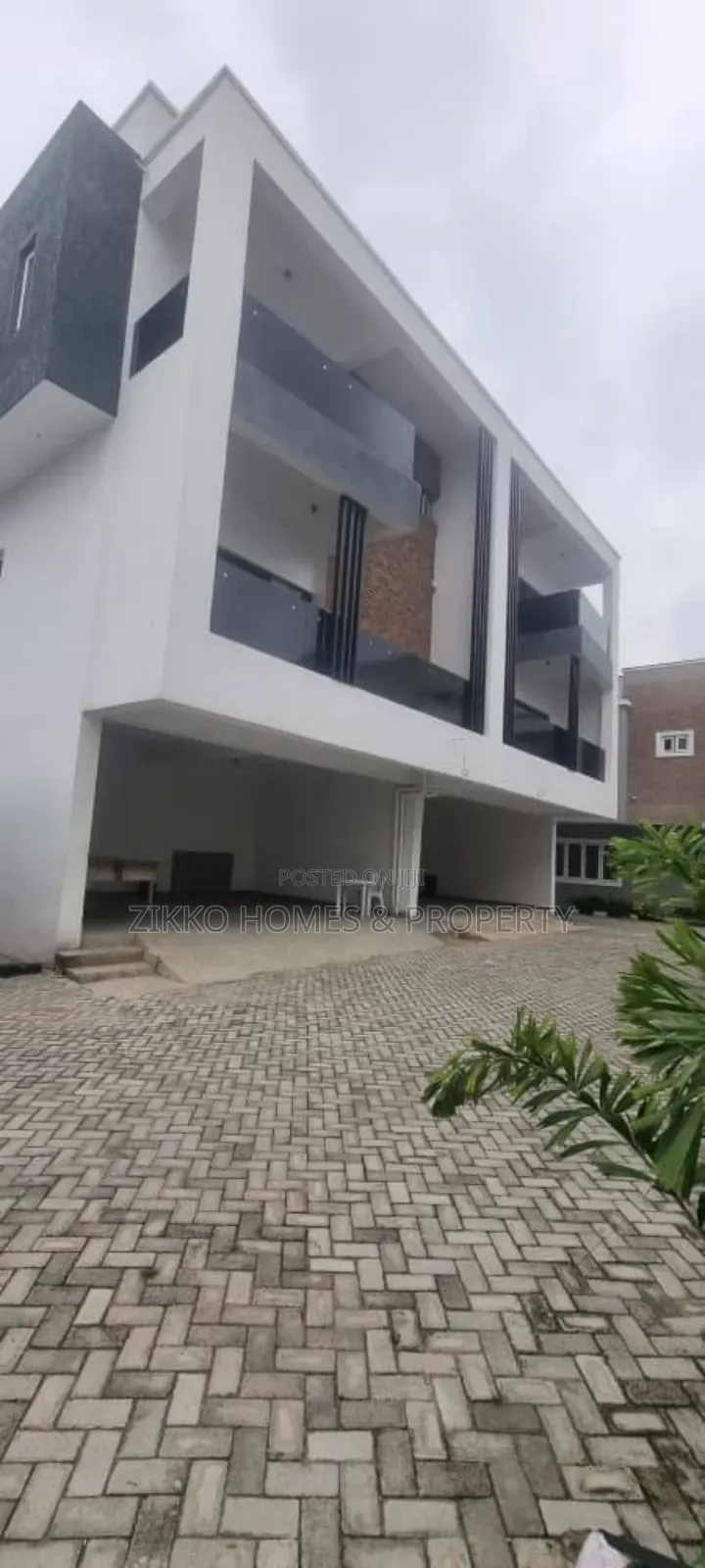 4bdrm Duplex in Ajah for sale