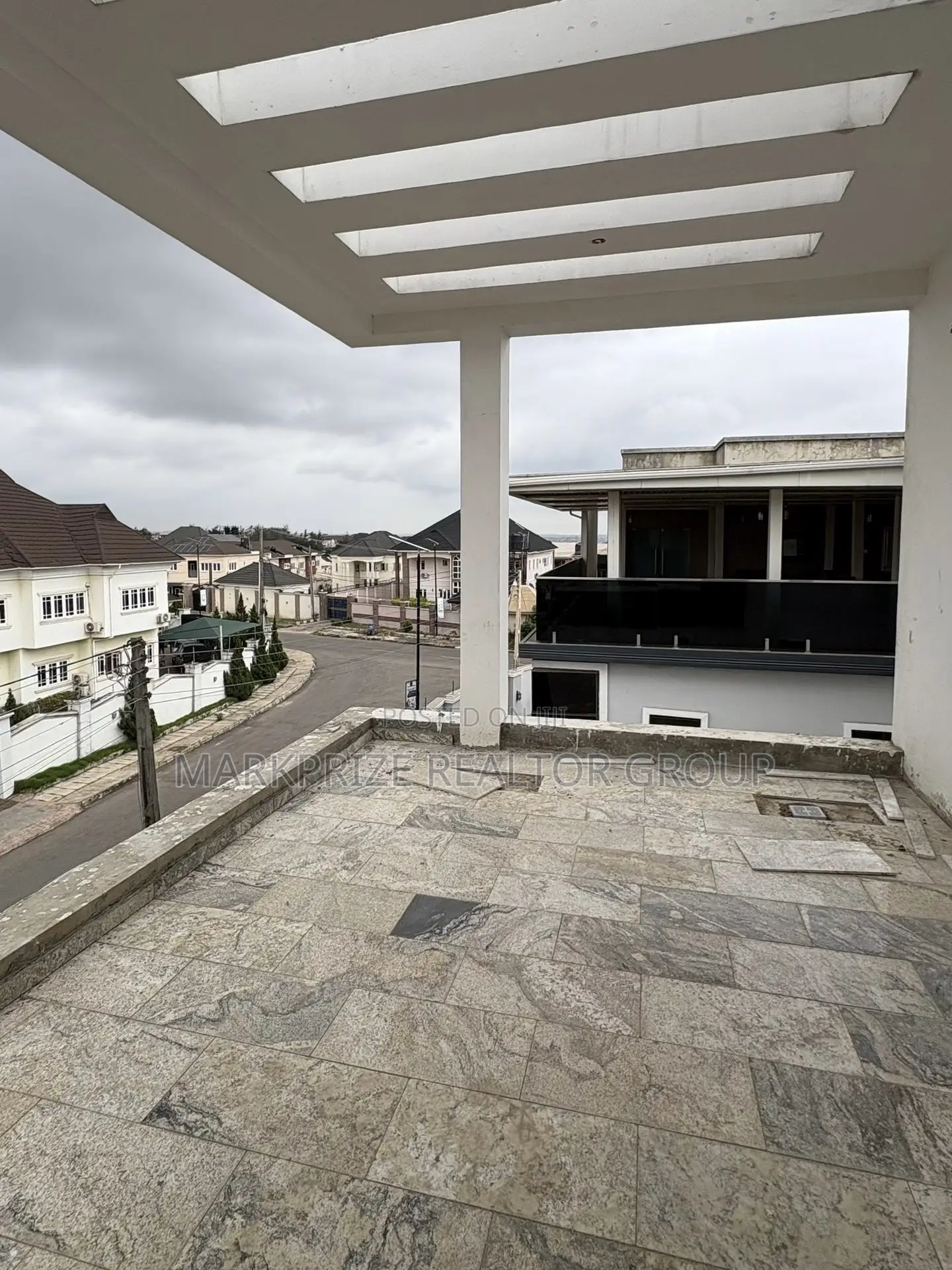 4bdrm Duplex in Kolapo Ishola Gra, for sale