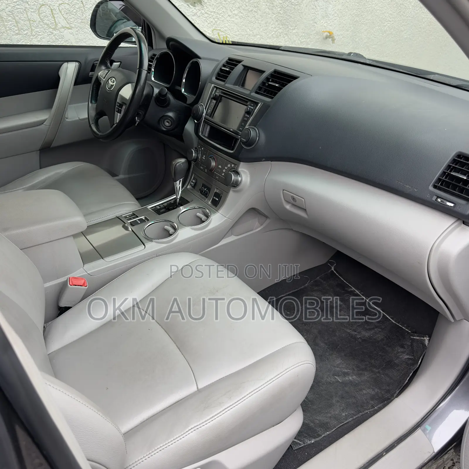 Toyota Highlander SE 3.5L 2WD 2013 Gray