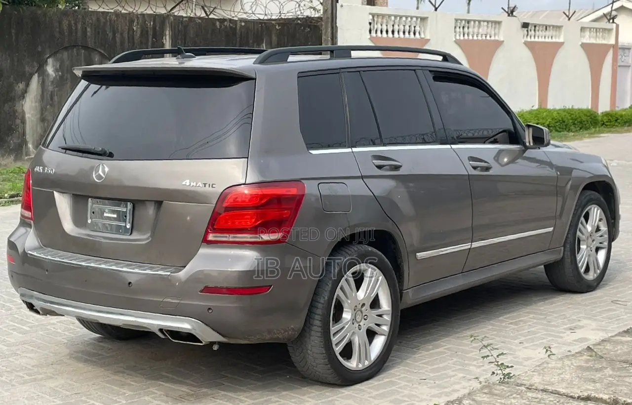 Mercedes-Benz GLK-Class Base GLK 350 4dr AWD 4MATIC (3.5L 6cyl 7A) 2015