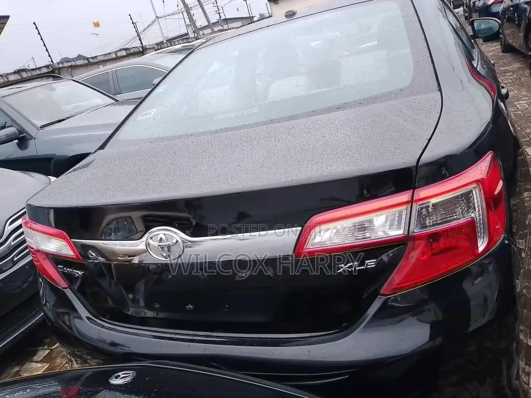 Toyota Camry XLE 4dr Sedan (3.5L 6cyl 6A) 2014 Black