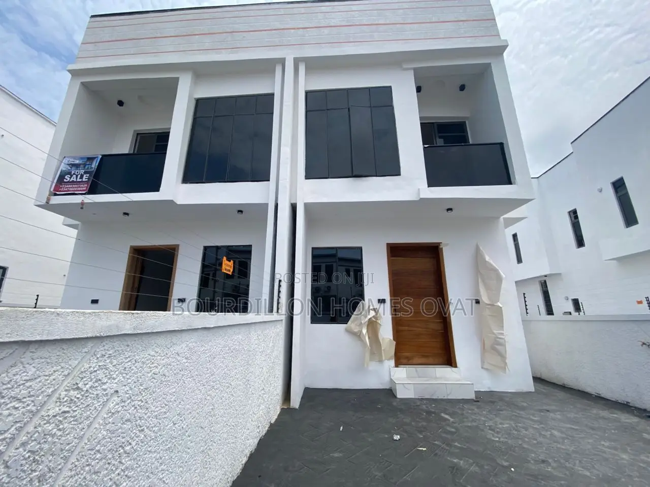 4bdrm Duplex in Ikota for sale