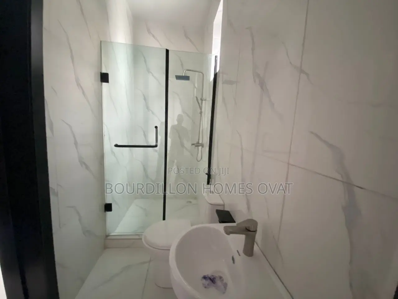 4bdrm Duplex in Ikota for sale