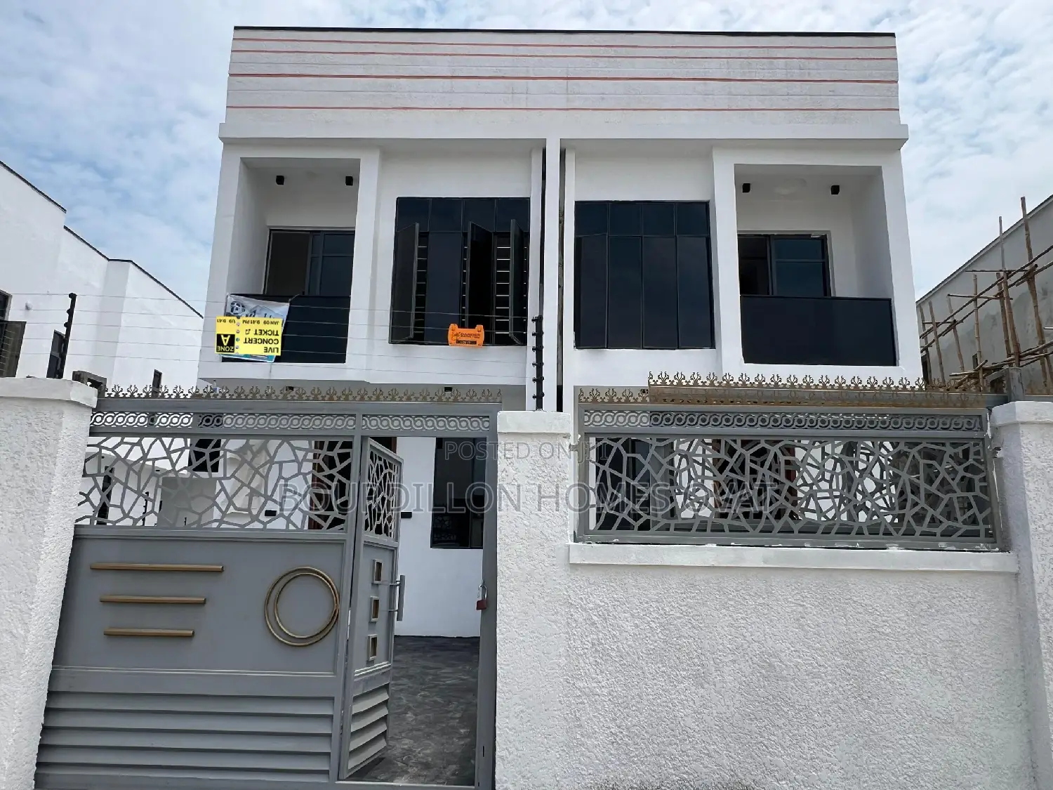 3bdrm Duplex in Ikota for sale