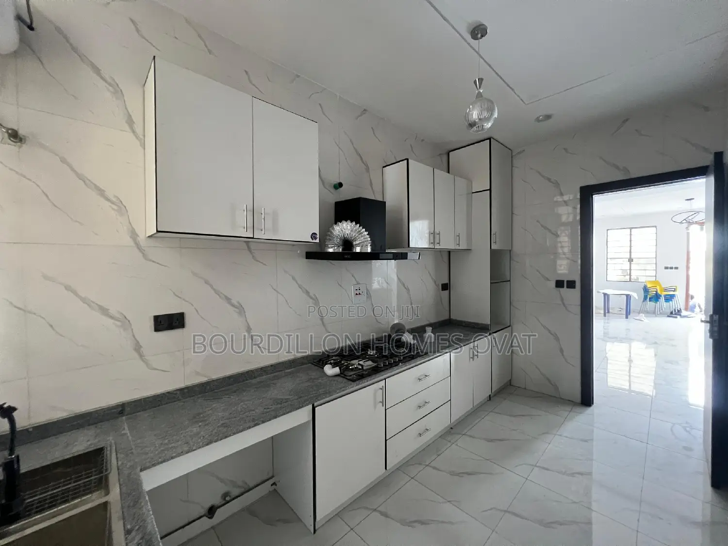 3bdrm Duplex in Ikota for sale