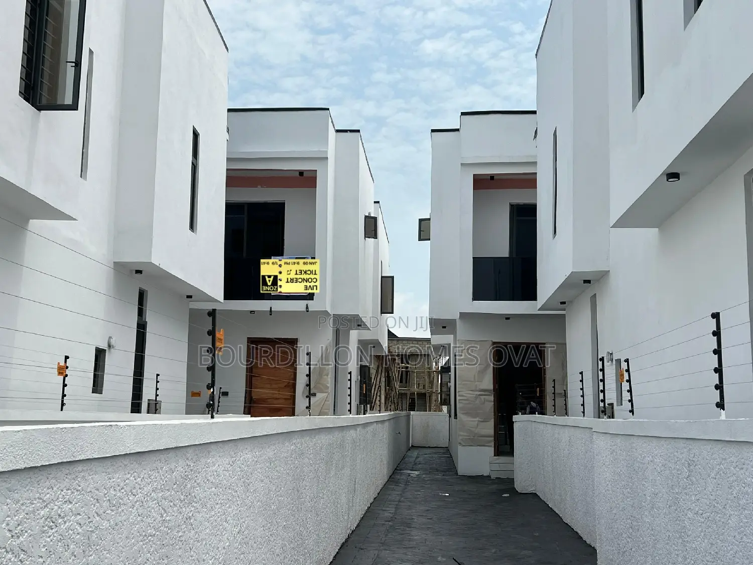 4bdrm Duplex in Ikota for sale