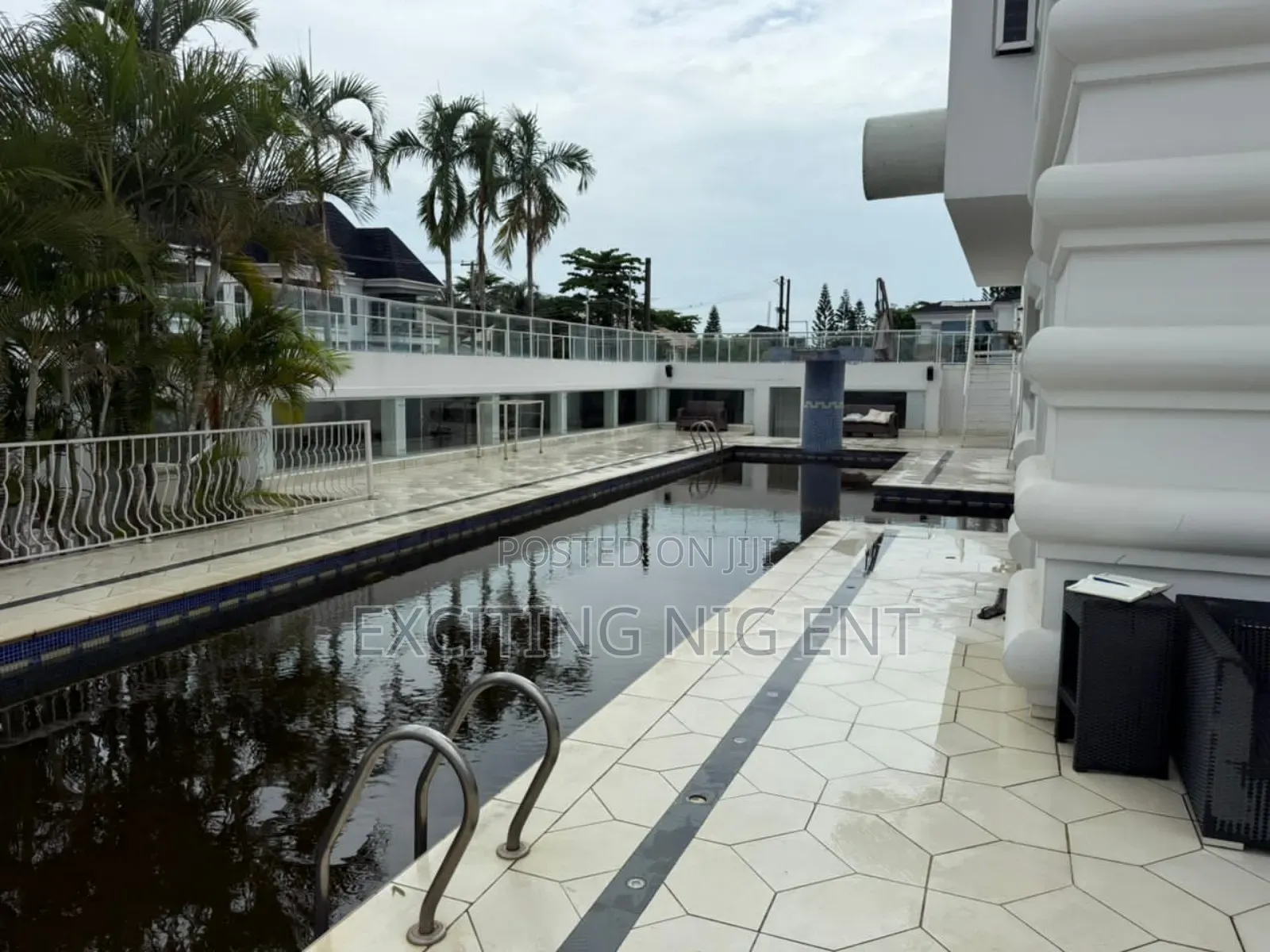 Automatic Roof for Your Swimming Pool Cover and Lounge Bar