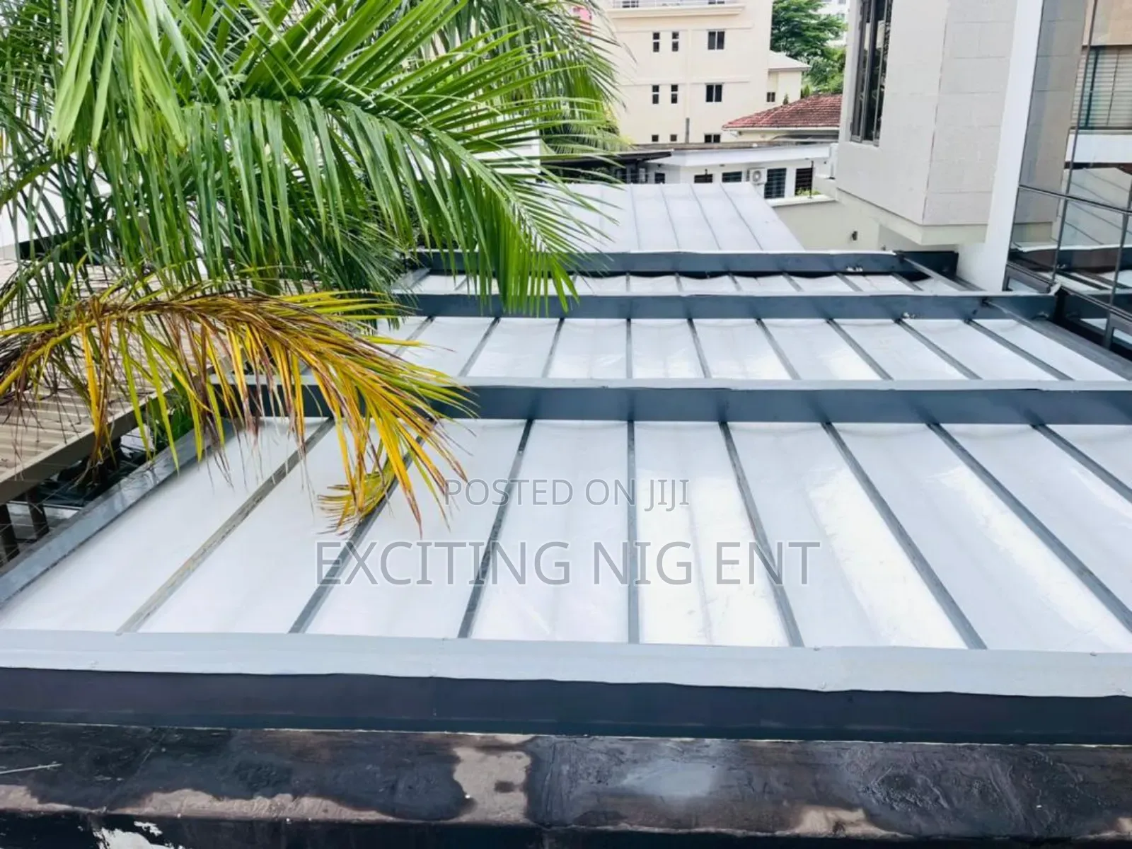 Automatic Roof for Your Swimming Pool Cover and Lounge Bar
