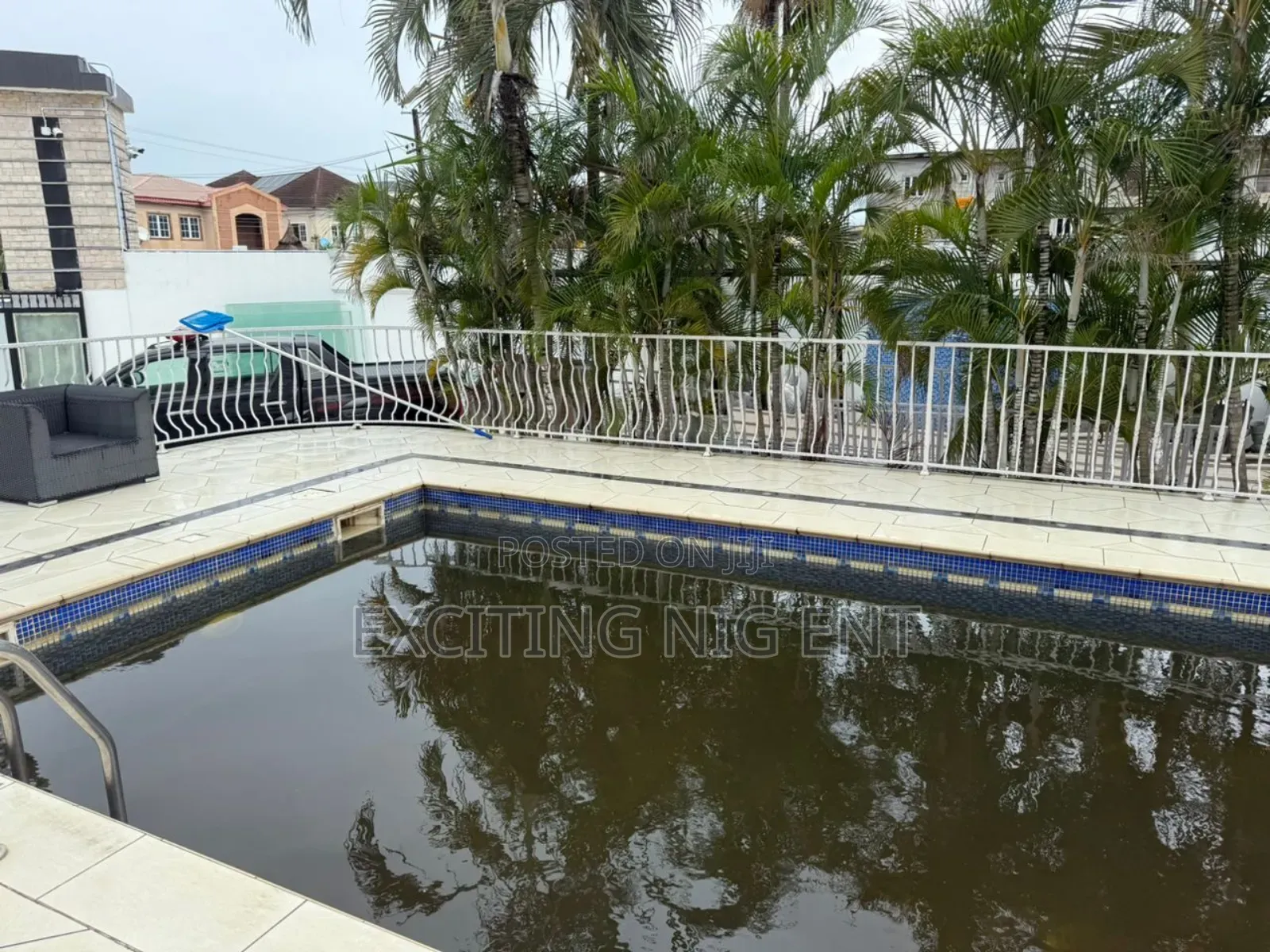 Automatic Roof for Your Swimming Pool Cover and Lounge Bar