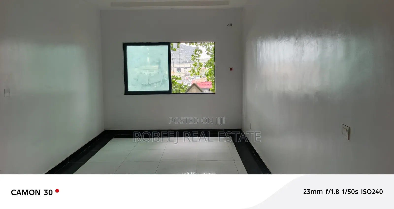 3bdrm Block of Flats in Lekki Expressway for rent