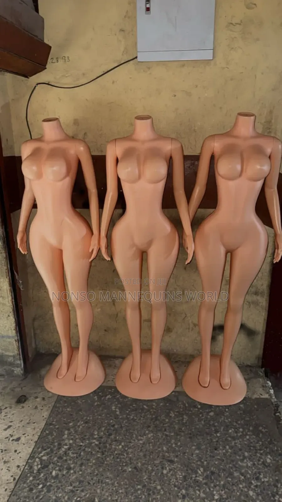 Size 12 Big Hips Female Plastic Headless Mannequin