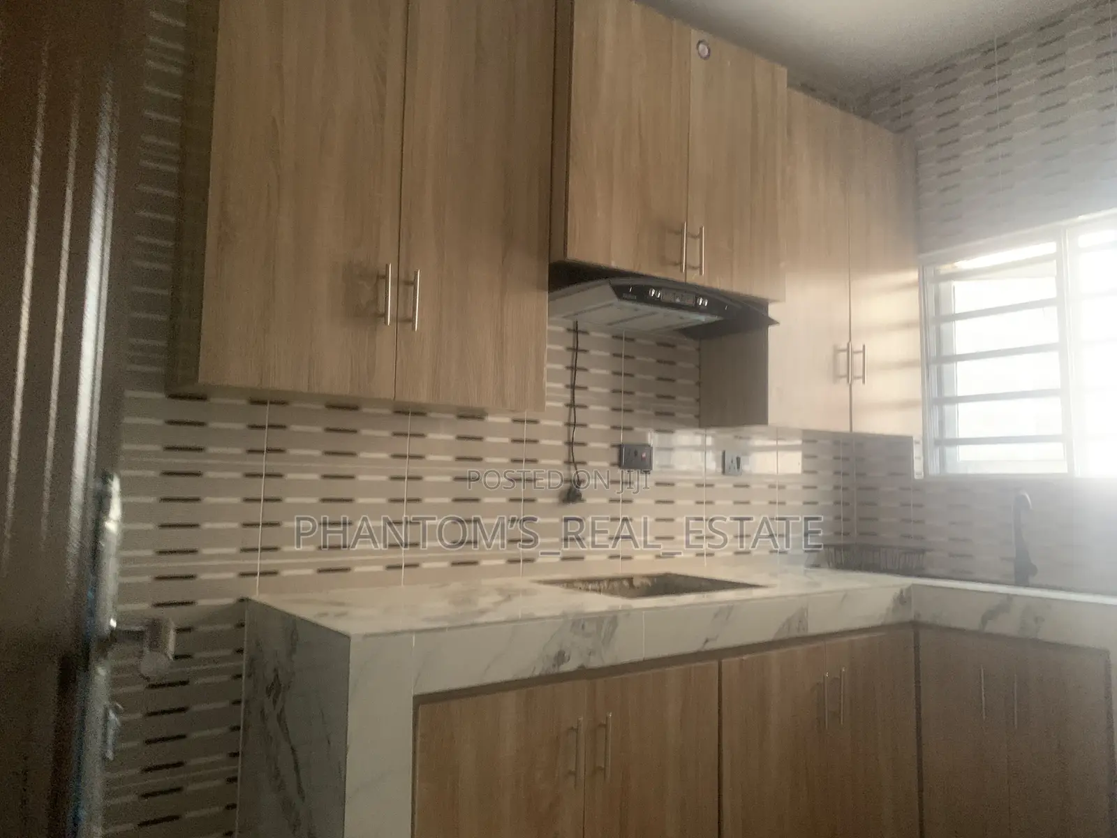 2bdrm Block of Flats in Limit, Benin City for sale