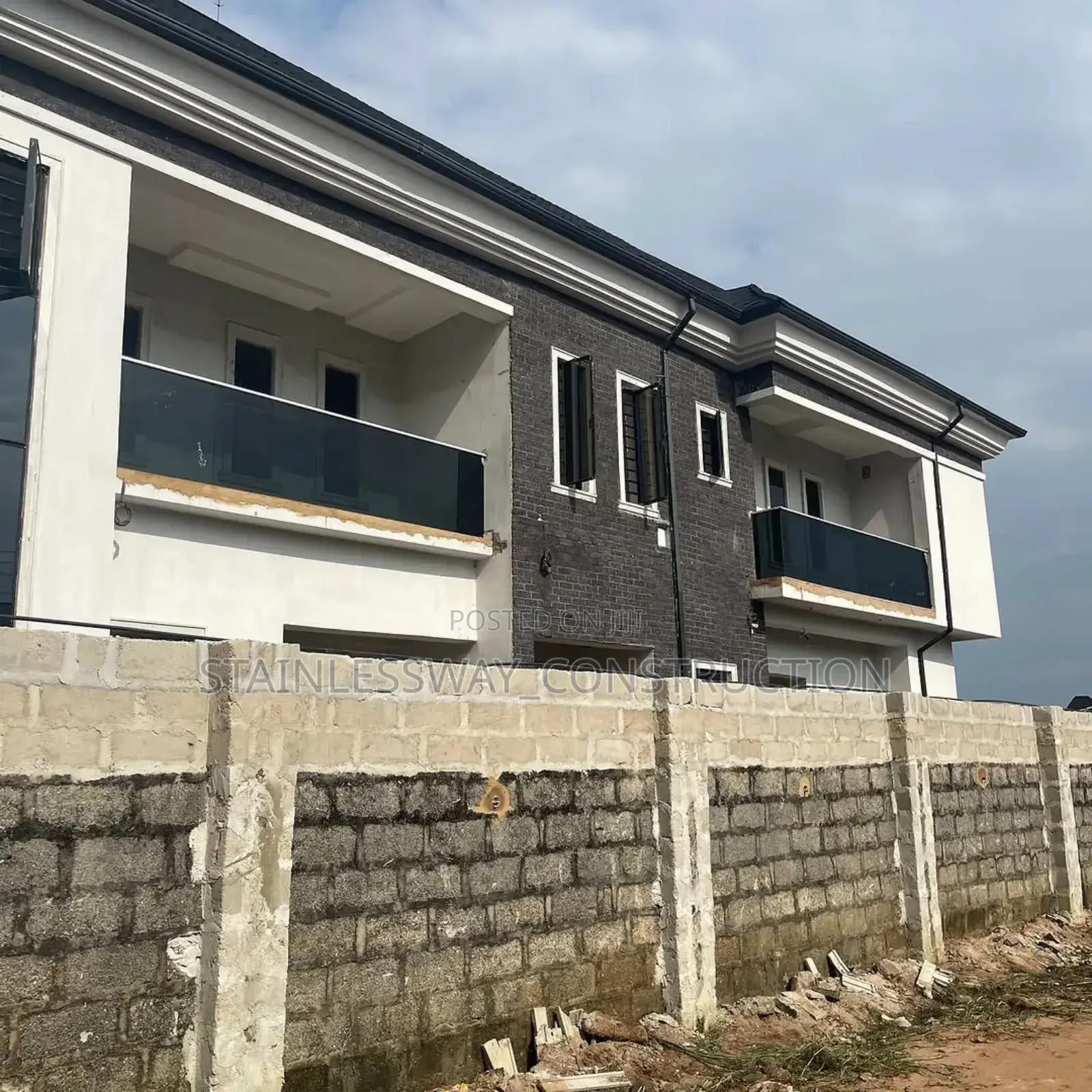 10mm Dark Grey Glass Handrails for Balcony