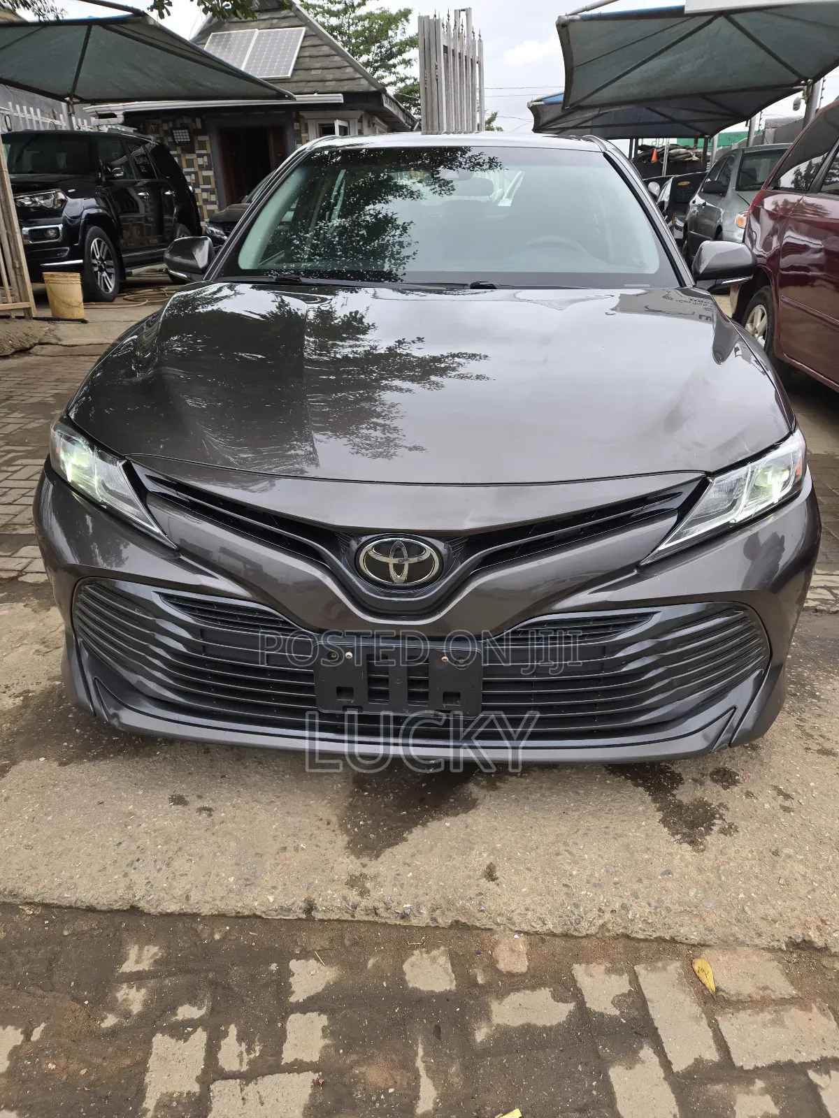 Toyota Camry LE FWD (2.5L 4cyl 8AM) 2018 Gray
