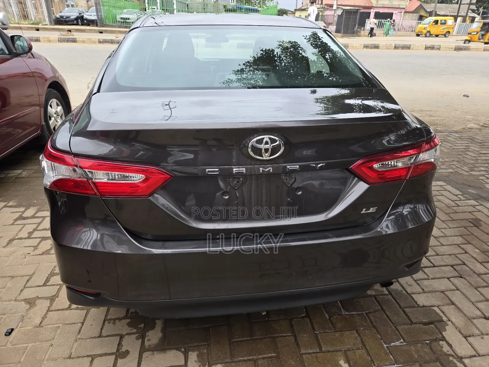 Toyota Camry LE FWD (2.5L 4cyl 8AM) 2018 Gray