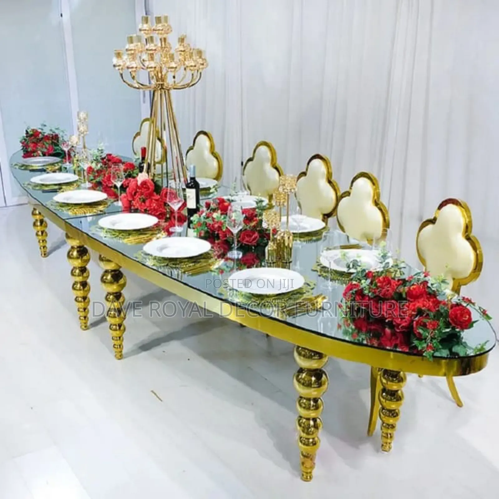 Classic Unique Gold by 16 Seaters Dinning Set