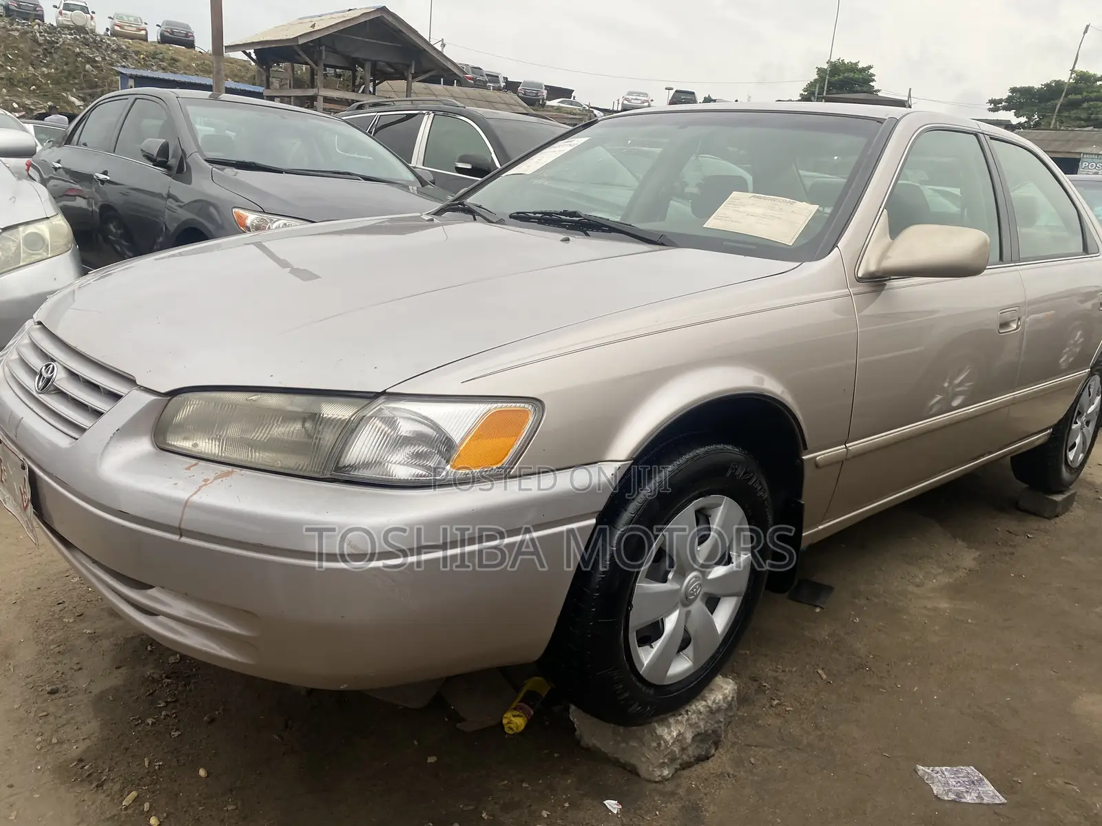 Toyota Camry LE 4dr Sedan (2.2L 4cyl 4A) 2000 Silver