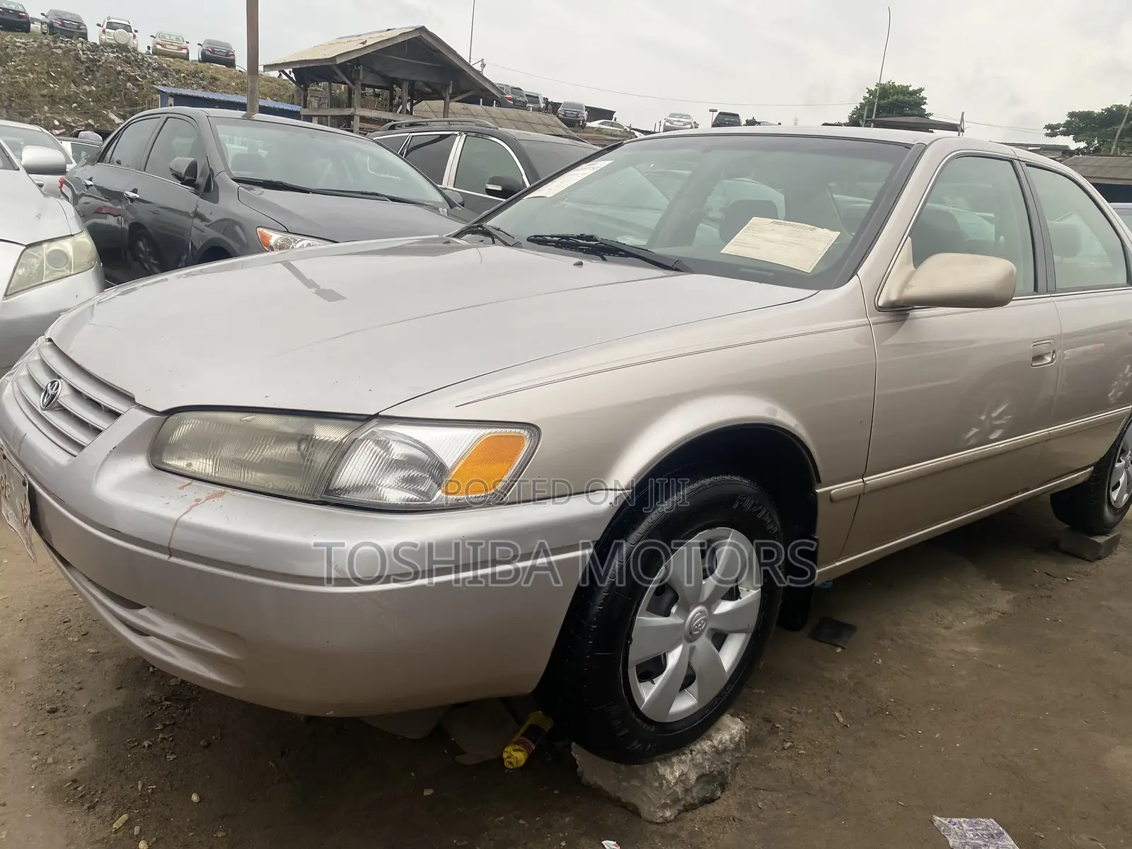 Toyota Camry LE 4dr Sedan (2.2L 4cyl 4A) 2000 Silver