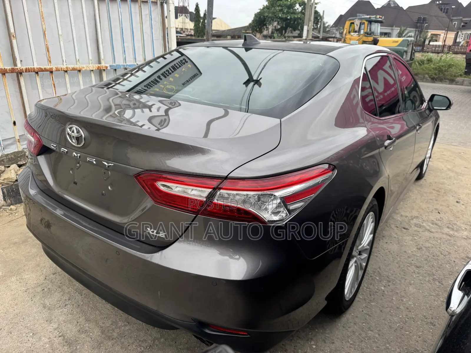 Toyota Camry XLE V6 FWD (3.5L 6cyl 8AM) 2018 Gray
