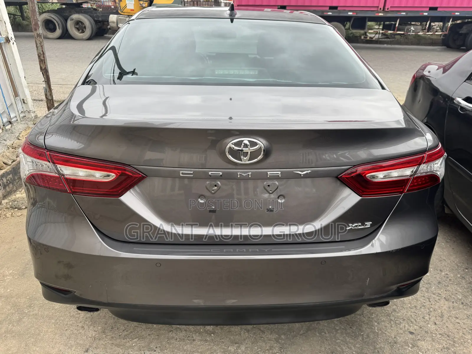 Toyota Camry XLE V6 FWD (3.5L 6cyl 8AM) 2018 Gray