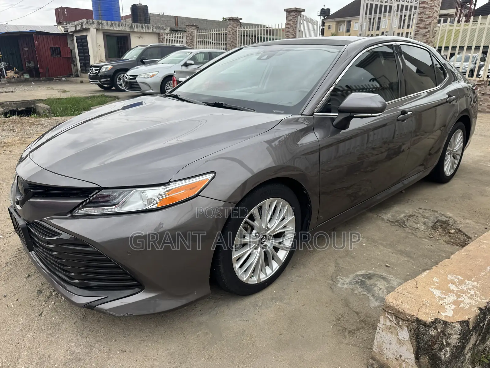 Toyota Camry XLE V6 FWD (3.5L 6cyl 8AM) 2018 Gray