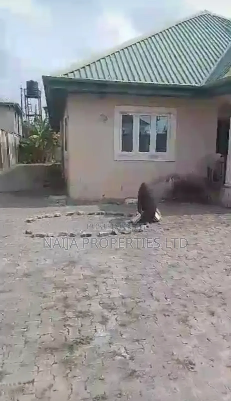 4bdrm Bungalow in Parapo, Awoyaya for sale