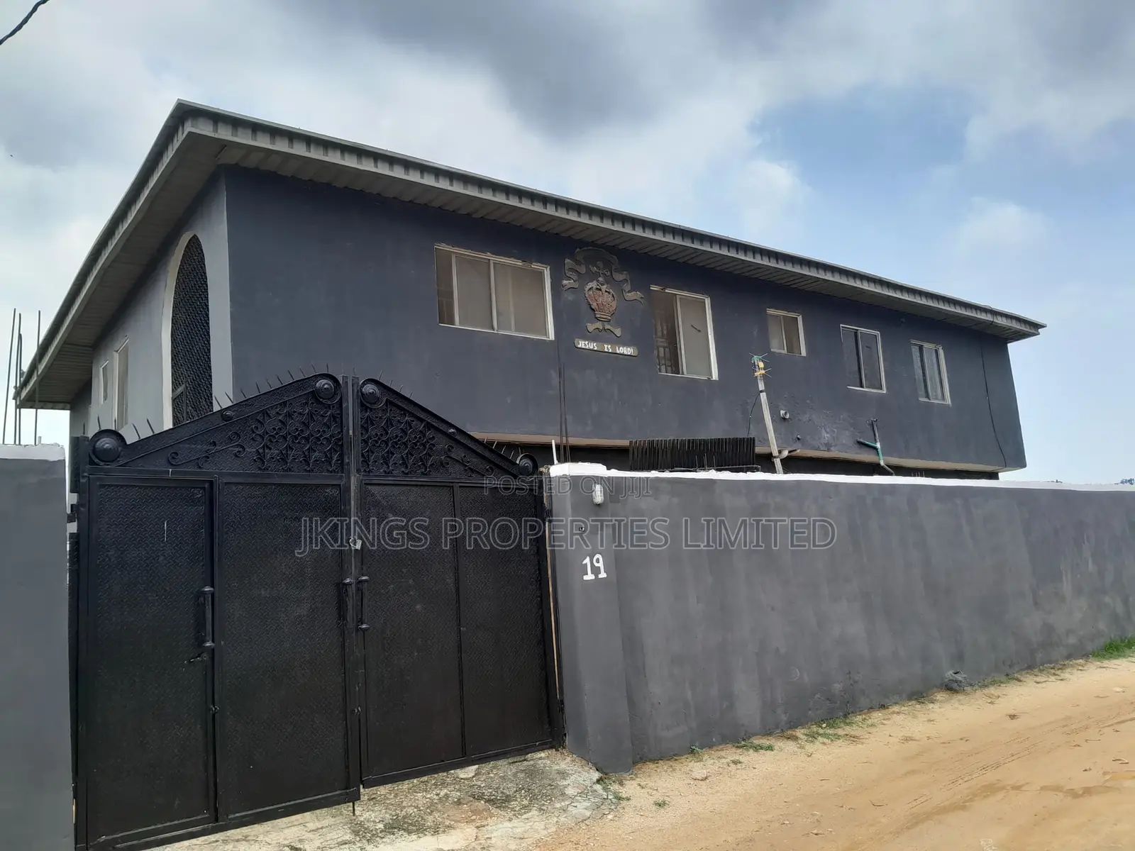3bdrm Block of Flats in Jkings Properties, Allen Avenue for sale