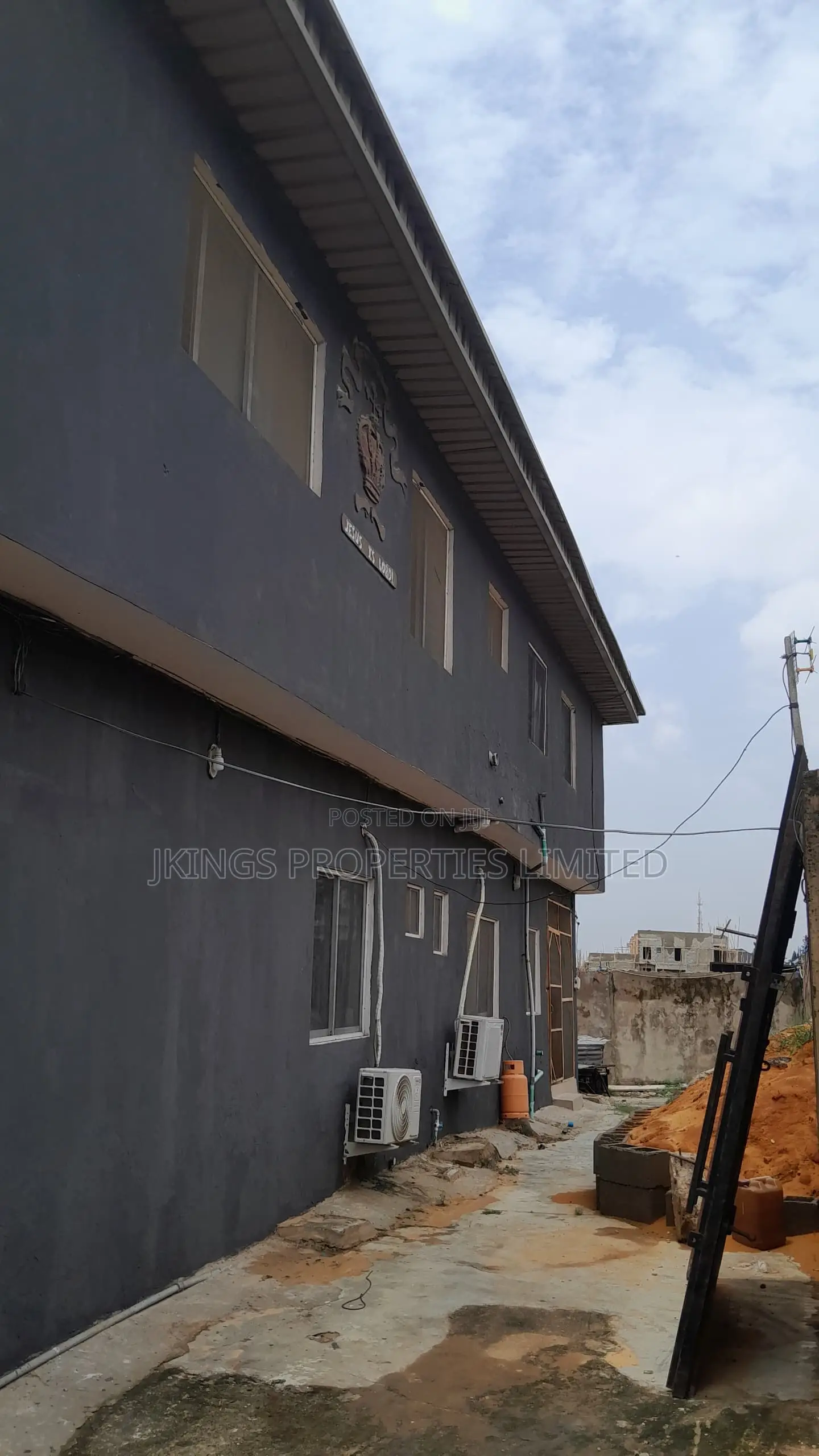 3bdrm Block of Flats in Jkings Properties, Allen Avenue for sale