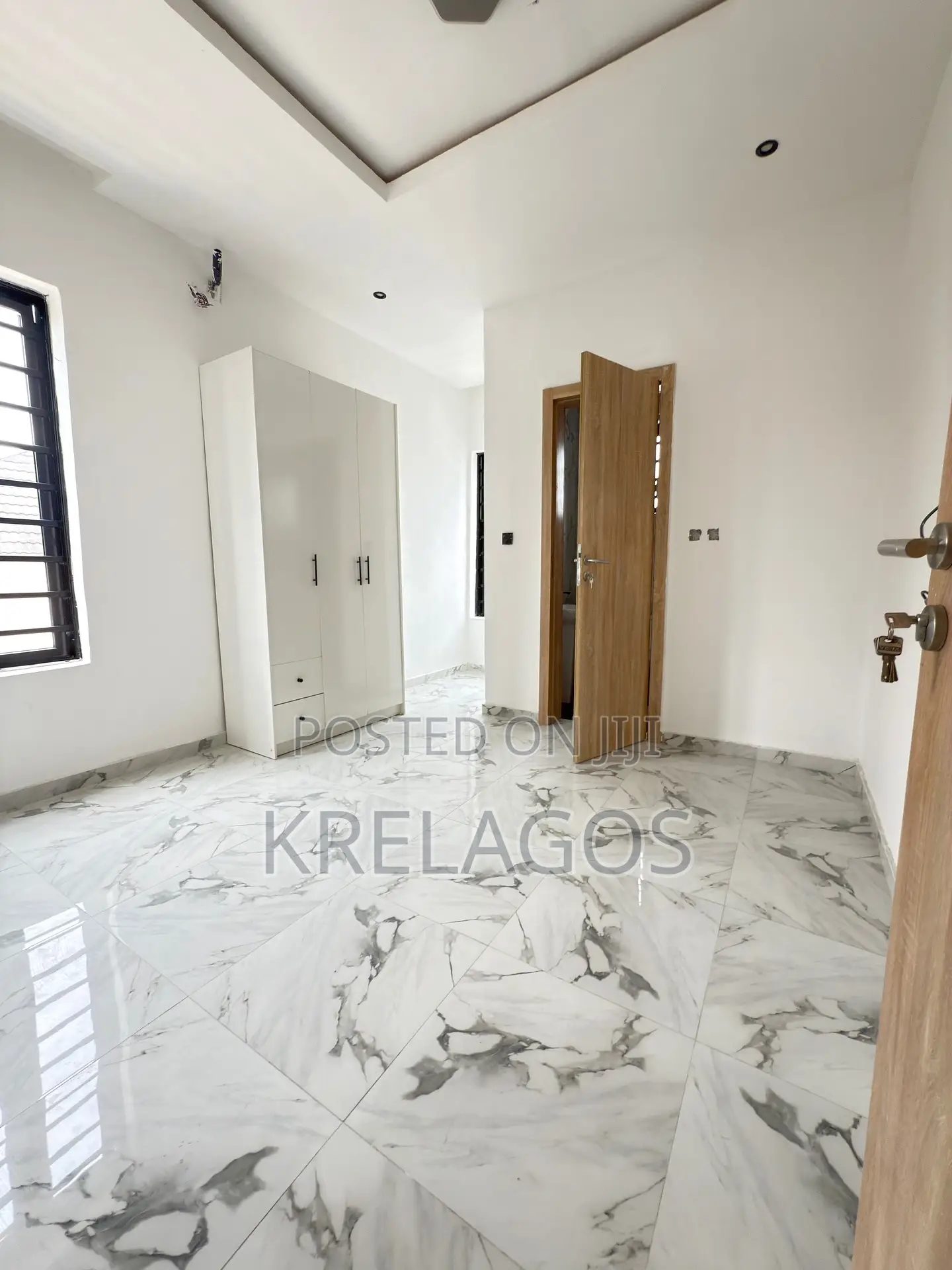 4bdrm Duplex in Idado for sale