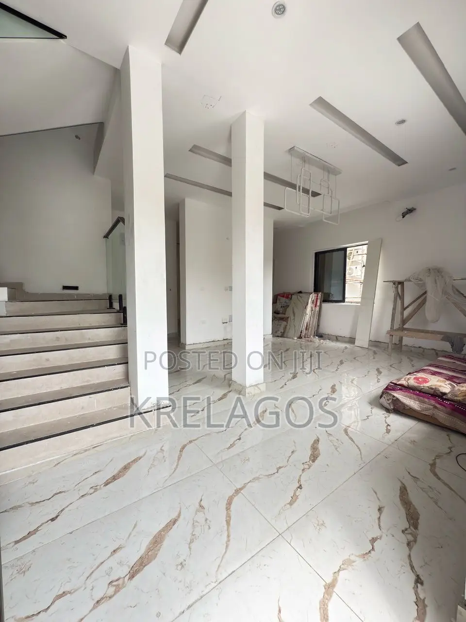 5bdrm Duplex in Idado for sale
