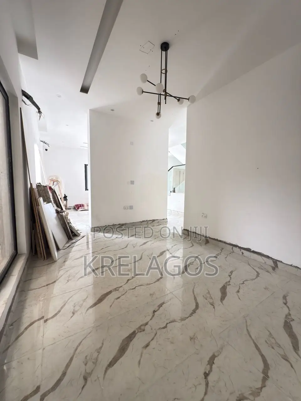 5bdrm Duplex in Idado for sale