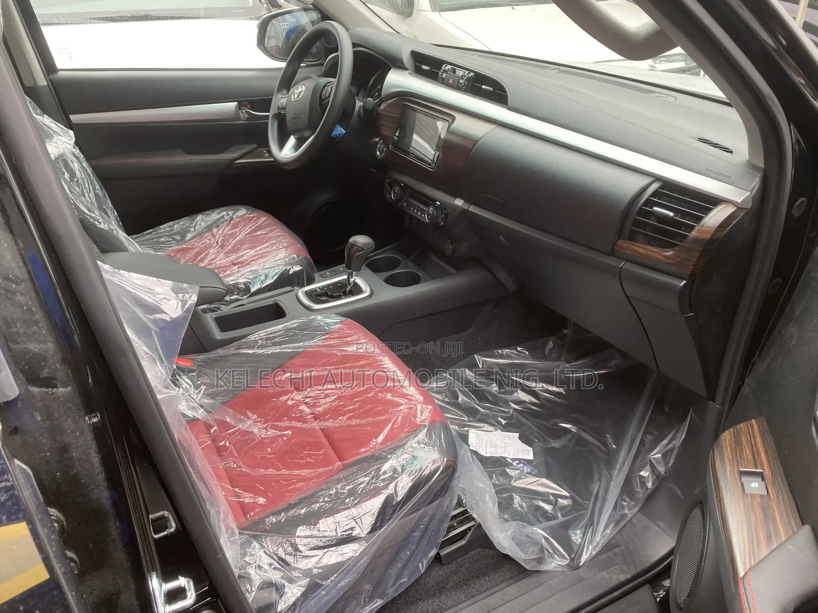 New Toyota Hilux 2025 Black